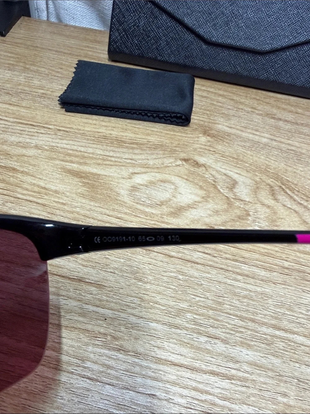 NEW Oakley Women's 009191 65/09  Black Frame , PNK P POLAR , GENERIC CASE